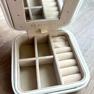 Portable Vacation Jewelry Zipper Wallet Box White Cream Storage  Bag